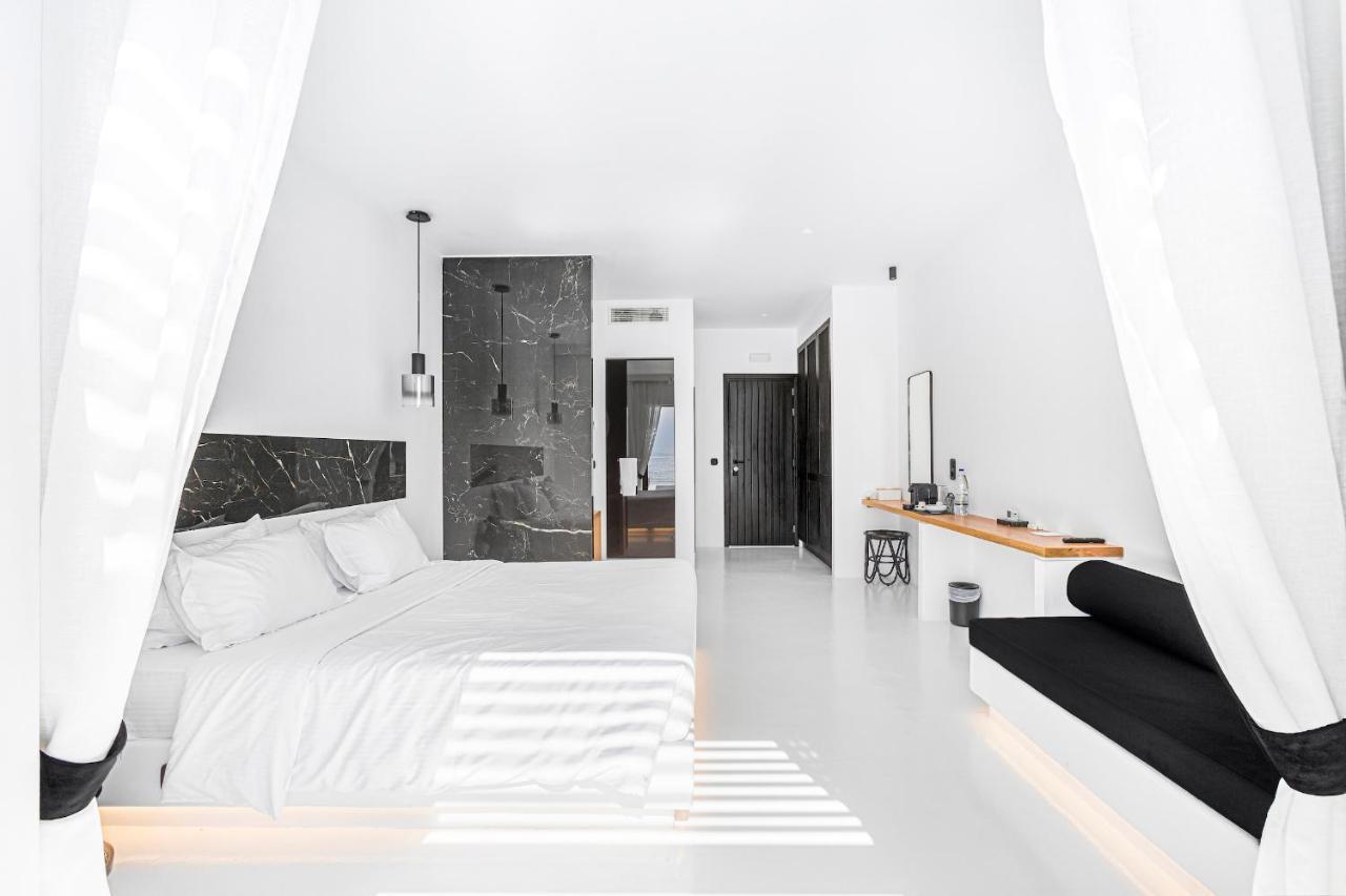 Tagoo Black Mykonos 4*